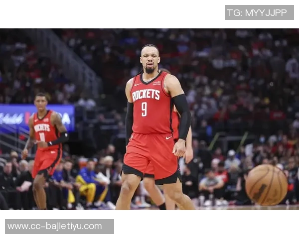 狄龙上半场表现出色12投5中罚球全中独揽14分助力球队领先